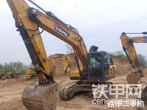 【二手挖掘機推薦】鄭州市雷沃重工FR215E2挖掘機轉(zhuǎn)讓