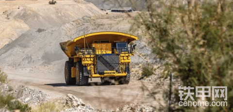 小松实现自动驾驶运输重大里程碑，投用750辆，运输100多亿吨