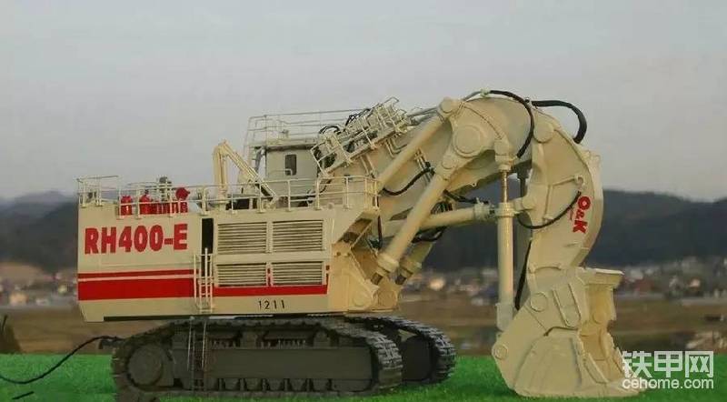 液壓挖掘機中的戰(zhàn)斗機