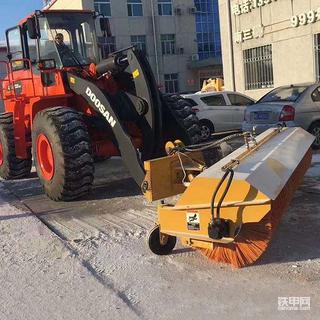 市政道路掃雪車 裝載機改裝除雪滾刷 清雪神器