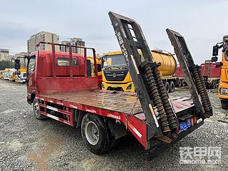 帮转一台蓝牌小拖车