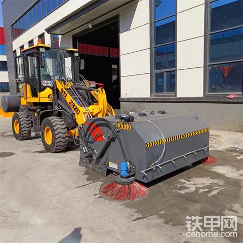 道路清掃器水穩(wěn)層清掃用掃地機效率快