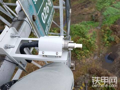 輸電線路微波覆冰預(yù)警系統(tǒng)，筑牢電力設(shè)施 “防護(hù)網(wǎng)”