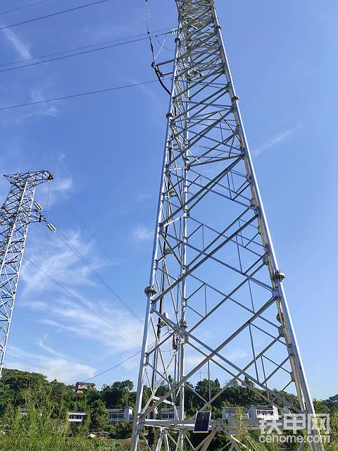 為何電力行業(yè)偏愛輸電線路智能線夾測(cè)溫裝置