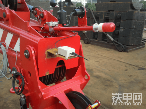 深度解析：高壓線安全距離報警器的工作原理