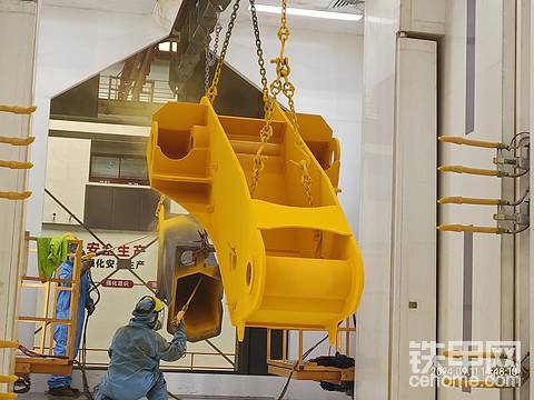 履帶吊涂漆新工藝