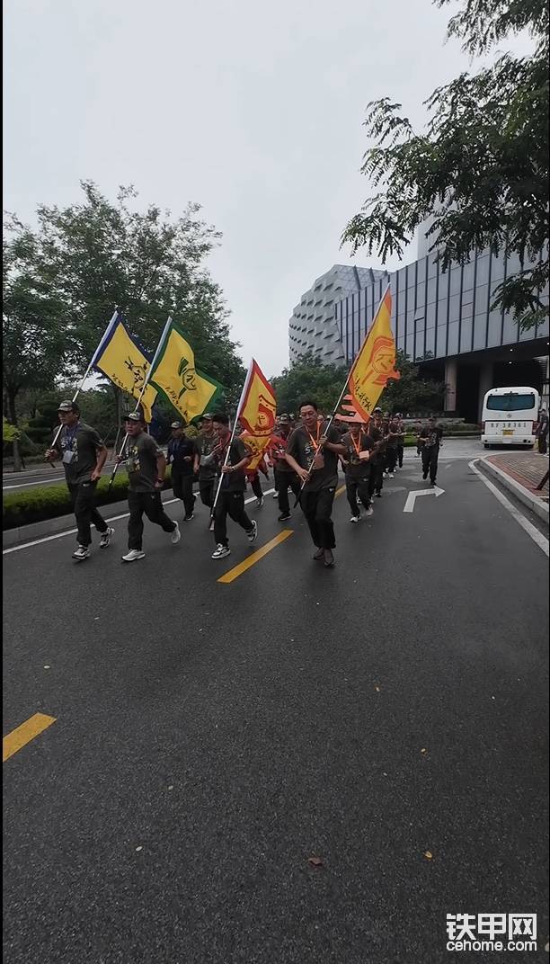 铁甲大军奔跑起来啦