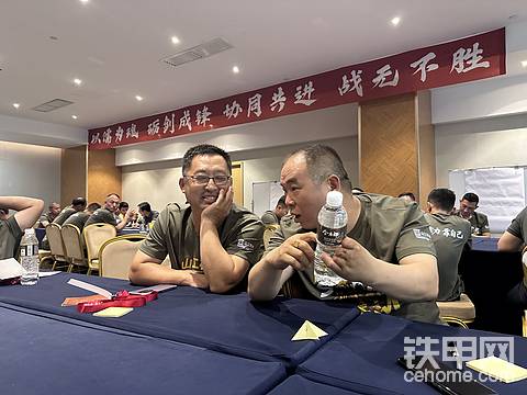 热烈讨论装载机的油箱到底应该用什么材质