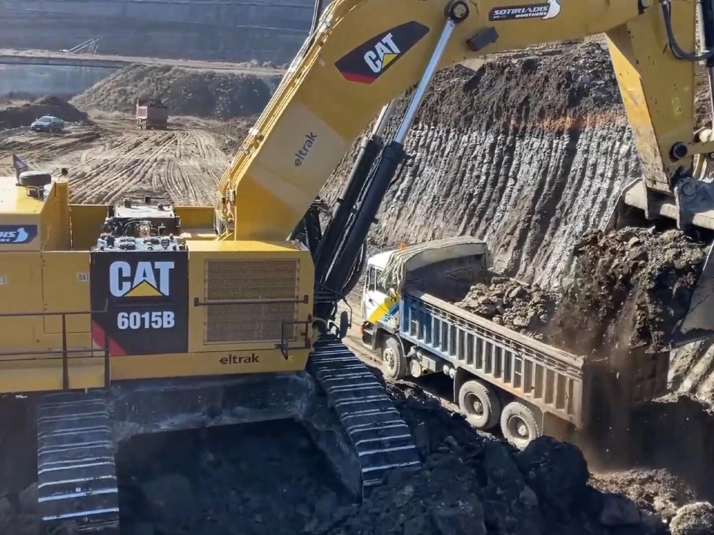 看挖机工作真的很解压-帖子图片