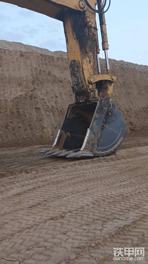 这才叫挖掘机，你哪种只能算微挖