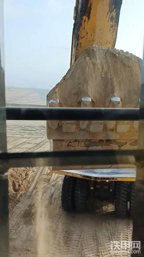 能多大就多大的挖土机实况