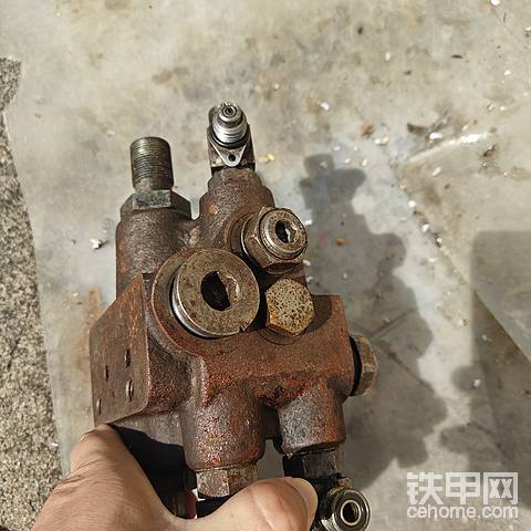 全液压制动系统故障、维修、解析……