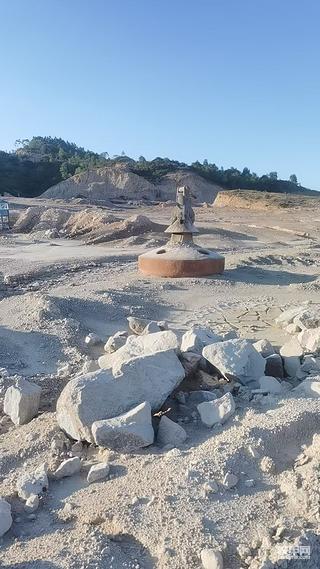 处理强夯机一部，18年份，扒杆28米，5800小时左右，锤15.8吨