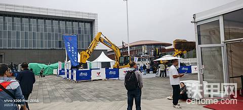 2025北京BICES工程机械展主题就是智能化，以后科技是趋势