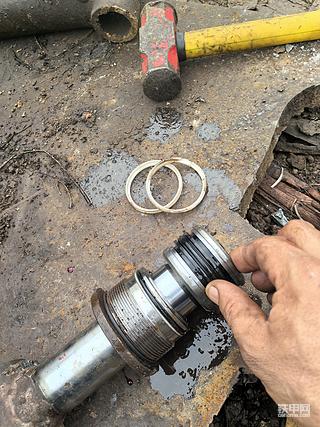 继续修快速连接器油缸