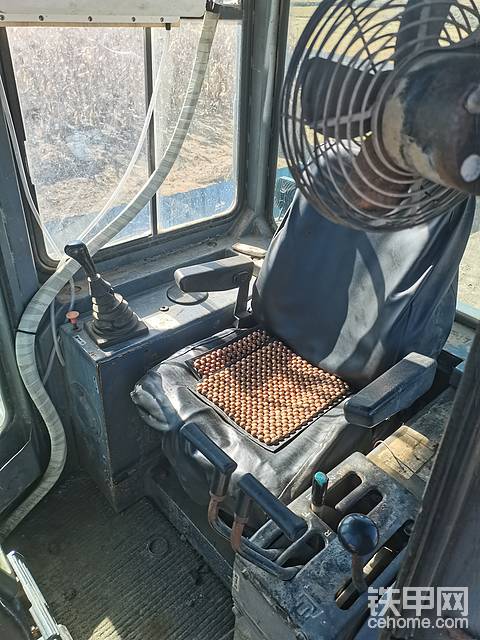 山推130S湿地推土机，