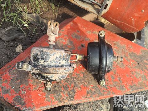 维修挖机省钱第五部-更换刹车皮碗