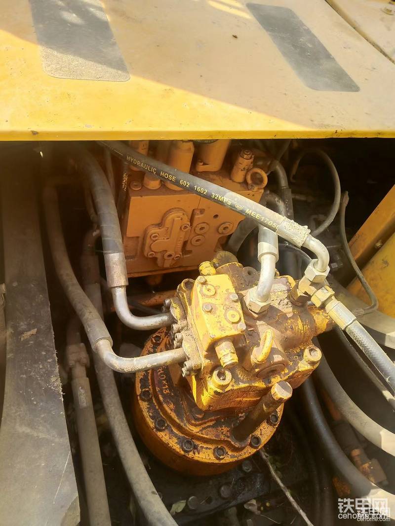 分配阀目前还算干净，不漏油