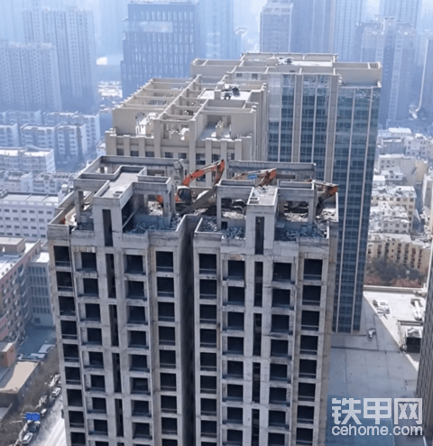 高空拆楼，这种活儿估计会越来越多