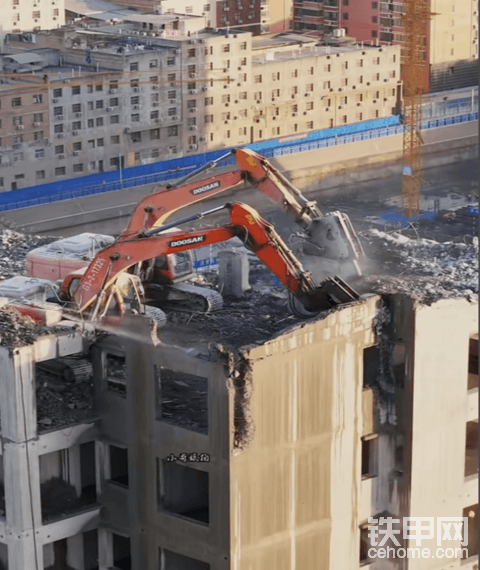 高空拆楼，这种活儿估计会越来越多