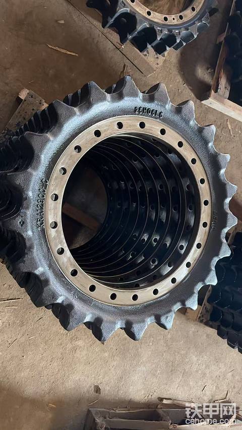 住友210挖掘机原装驱动轮