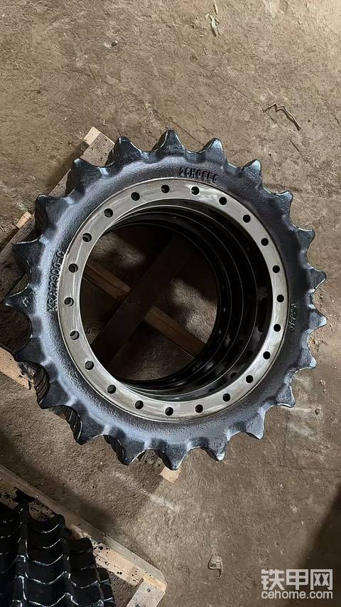 住友210挖掘机原装驱动轮