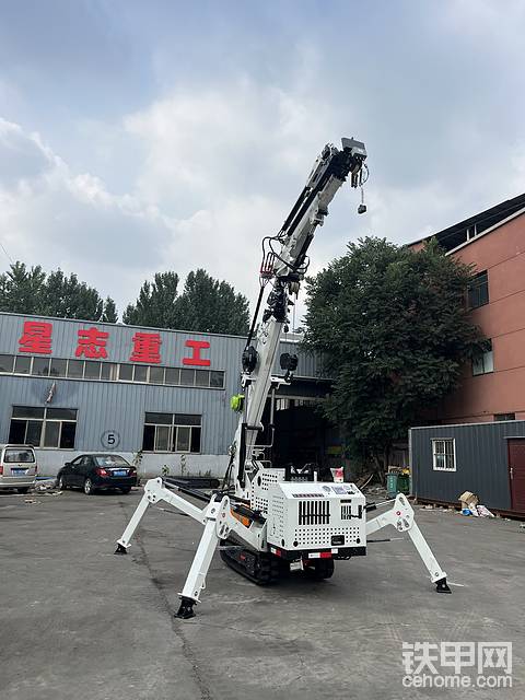 星志重工蜘蛛吊车引领行业的发展