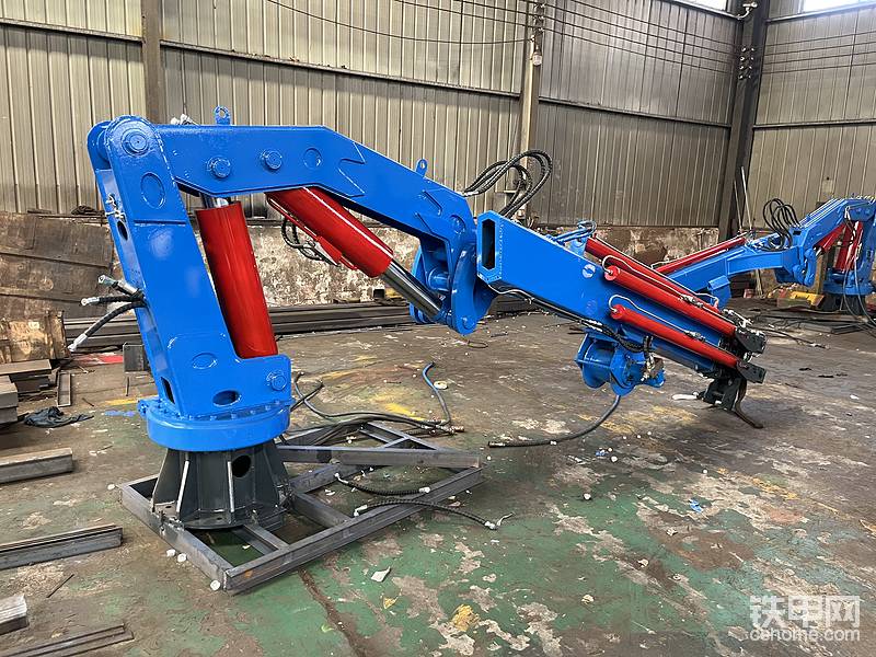 济宁星志重工折臂吊机