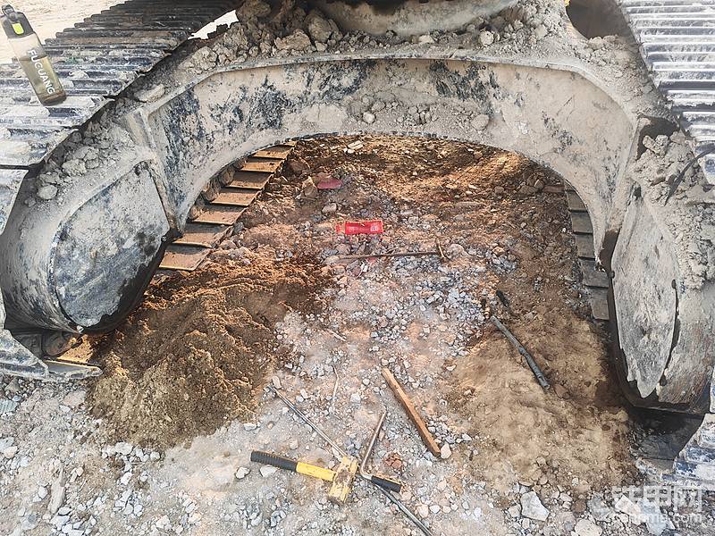 😄完活！左边比右边多。闲余时间清理下，生锈不知道会不会减少下来，马达至少起到好散热的作用了吧！