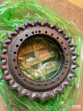 利勃海尔934C原装驱动轮