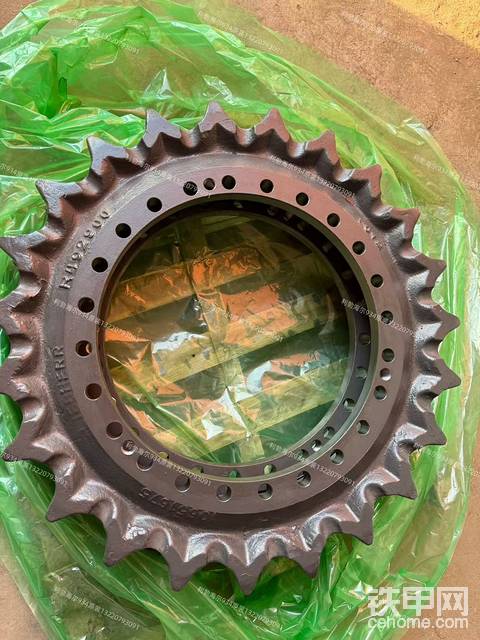 利勃海尔934C原装驱动轮