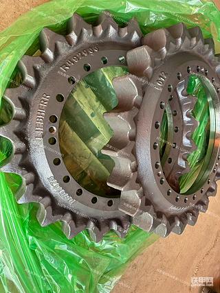 利勃海尔934C原装驱动轮