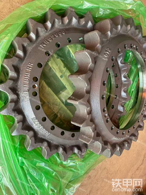 利勃海尔934C原装驱动轮