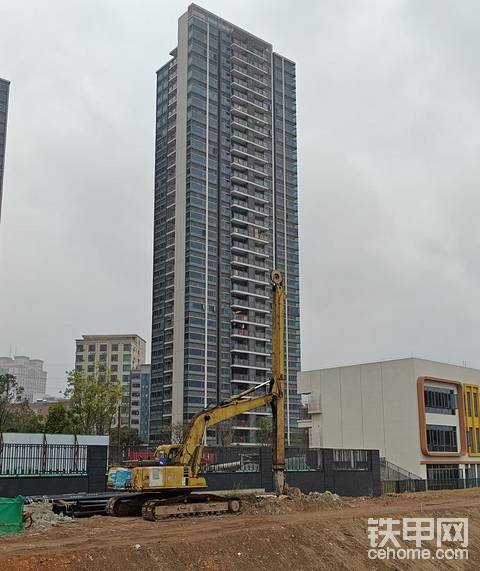 【经典已经老去小松PC220LC-6】