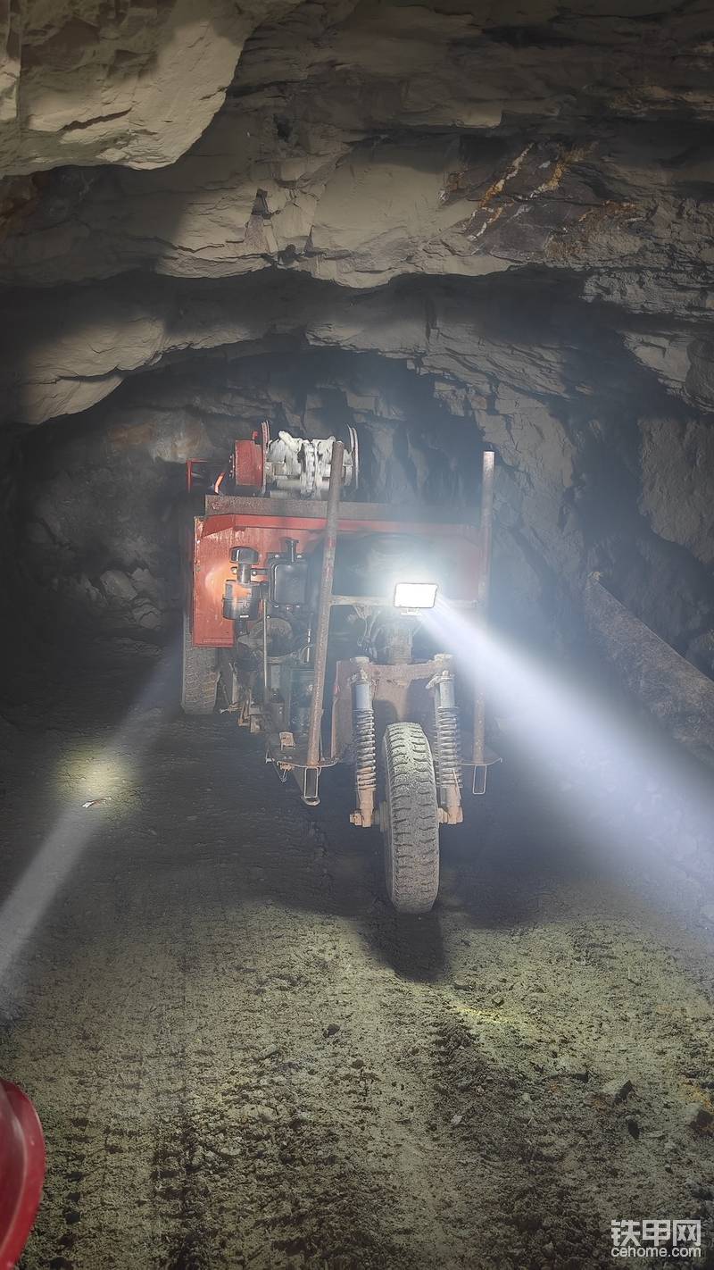 1.8米锡矿巷道出渣