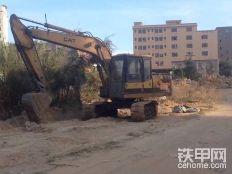 哈喽，大家好，我是来自于晋江的铲车佬，无意中从优酷里面翻出了自己以前拍工程的账号