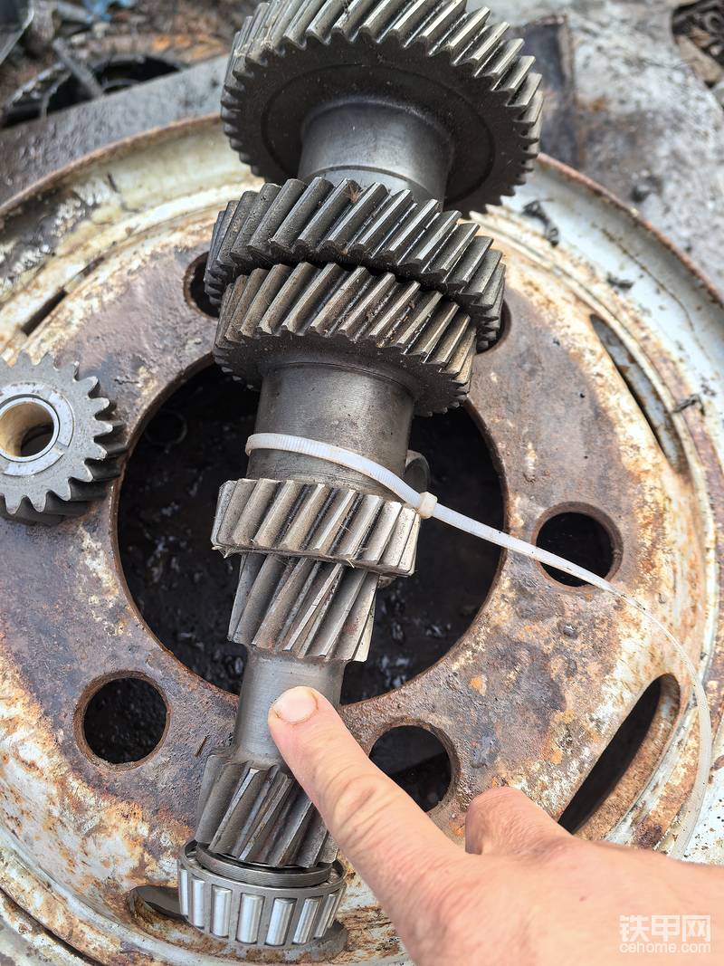 就是这根轴非常容易坏，自己压一根120块