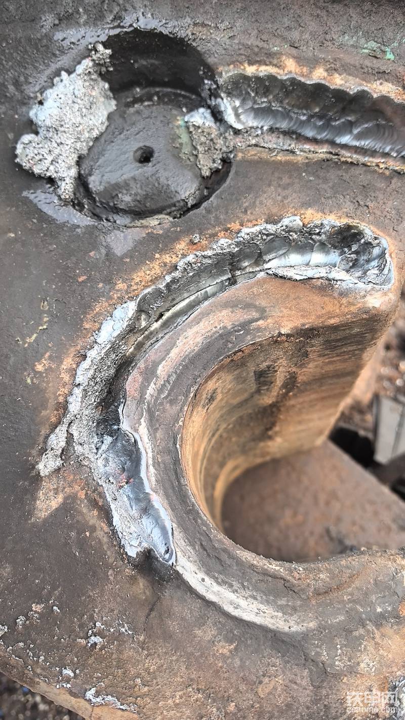 大电流二保焊焊平，这个快换就算维修完成，比新的还耐用，当时买回来虎口我也重新做过的，不存在断销子的问题，