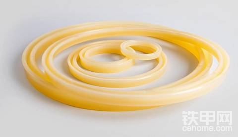 液压之盾：PPDI与PTFE在破碎锤油封系统中的守护之道