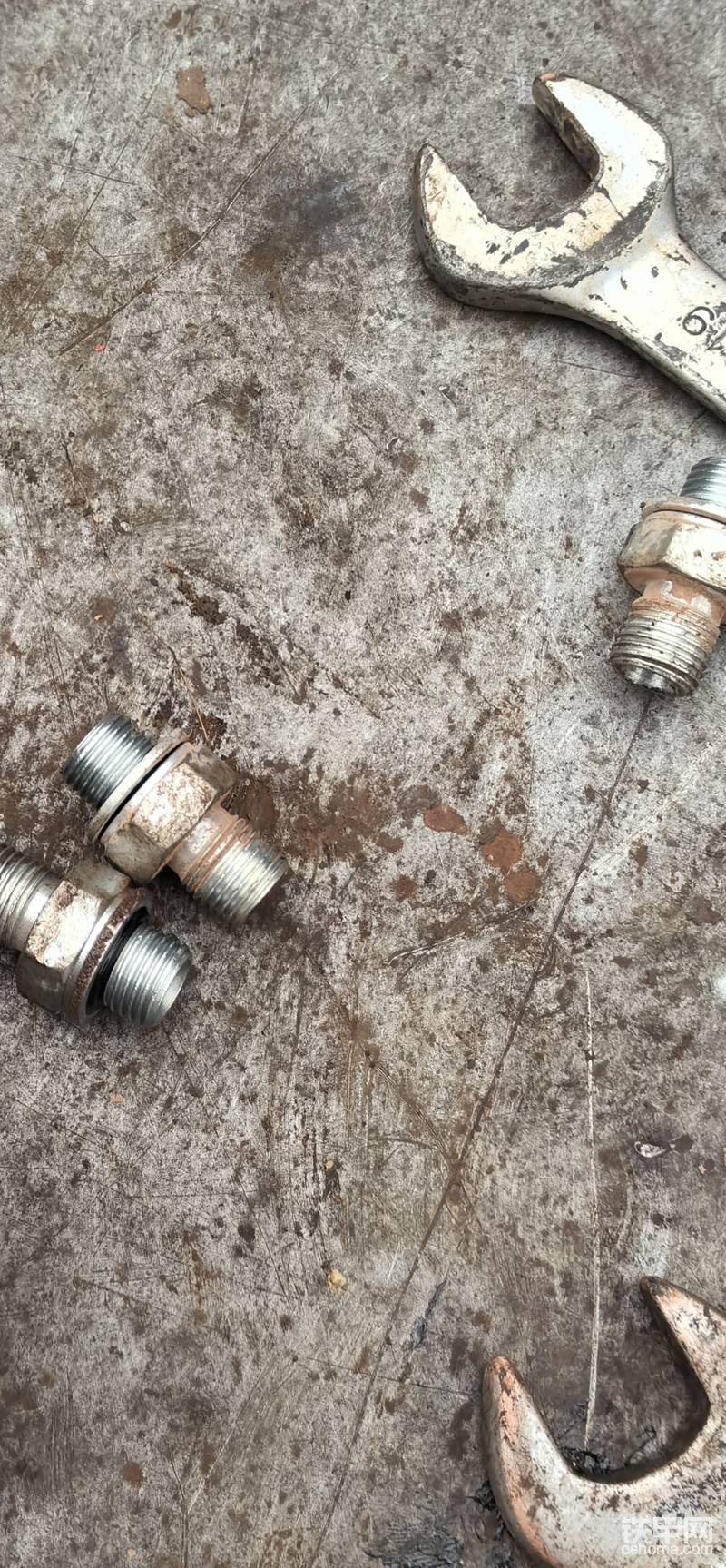 电磁阀上面的这4个接头，我还没有见过有那个师傅能正确的安装过，懂的人一看就懂，很多人都不懂正确的安装方法