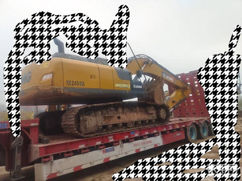 最先直接拖到我停车场，保养一下在上工地，结果工地上说直接上，那就好吧，给师傅说了一下好话，师傅一看路线差不多，也是大路就同意直接上工地，我在成都把这些事情安排完了，我才吃了早饭慢慢回重庆，成都那边的销售也给我打电话，我给他说明了情况，他说他200的机子也多，其实谈不谈得拢，就差那么一个快换