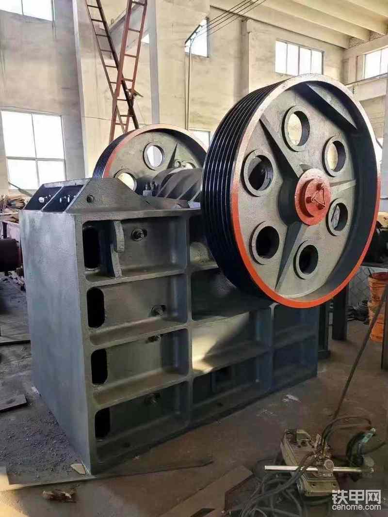 鄂破鄂式破碎機(jī)鄂破機(jī)系列顎式破石機(jī)PE750×1060-帖子圖片