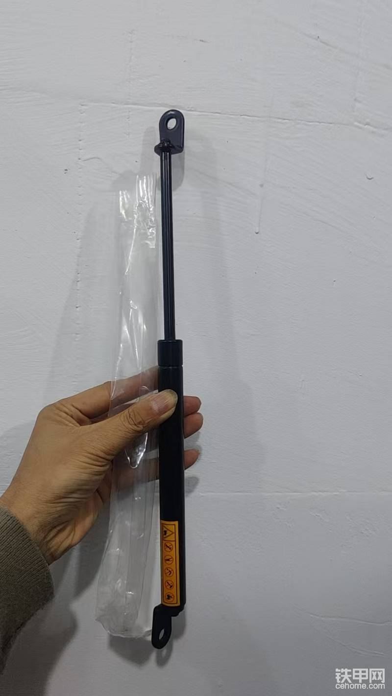 卡特挖機(jī)的氣彈簧替代件比原廠件怎么便宜那么多？-帖子圖片