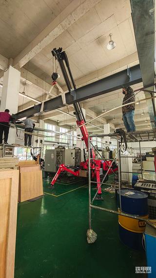 星志3吨蜘蛛吊车厂房施工