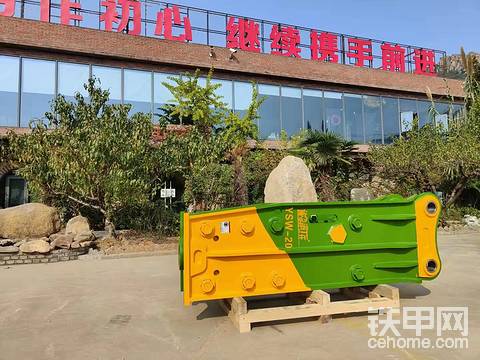 一般情况下，破碎锤 90% 漏油，都是检查这 3 个地方