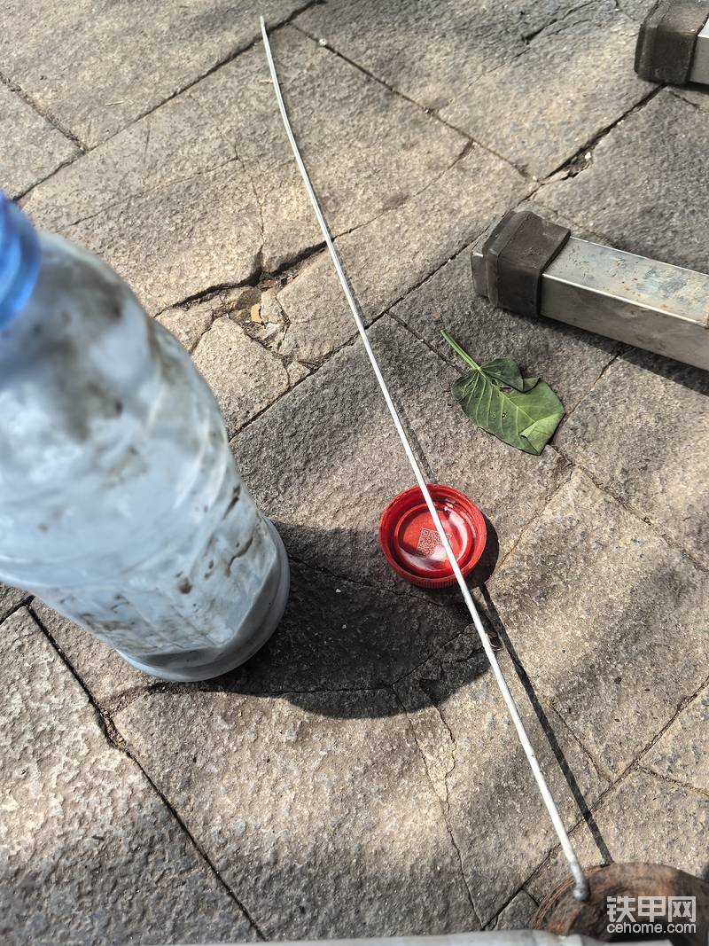 焊好的同轴管需要打气压，进行水下试看有没有漏点，我打到3兆帕，