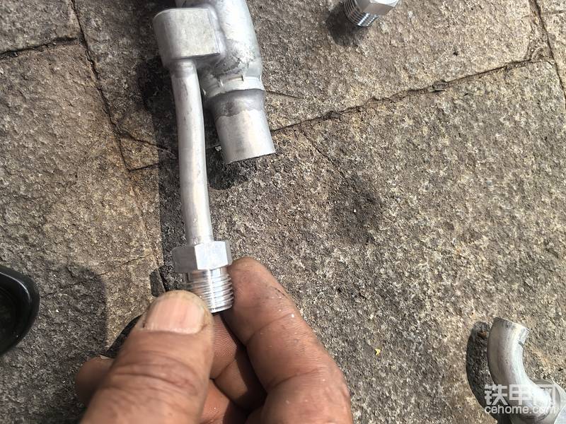 3分管属于高压管，就像这样焊上去，
