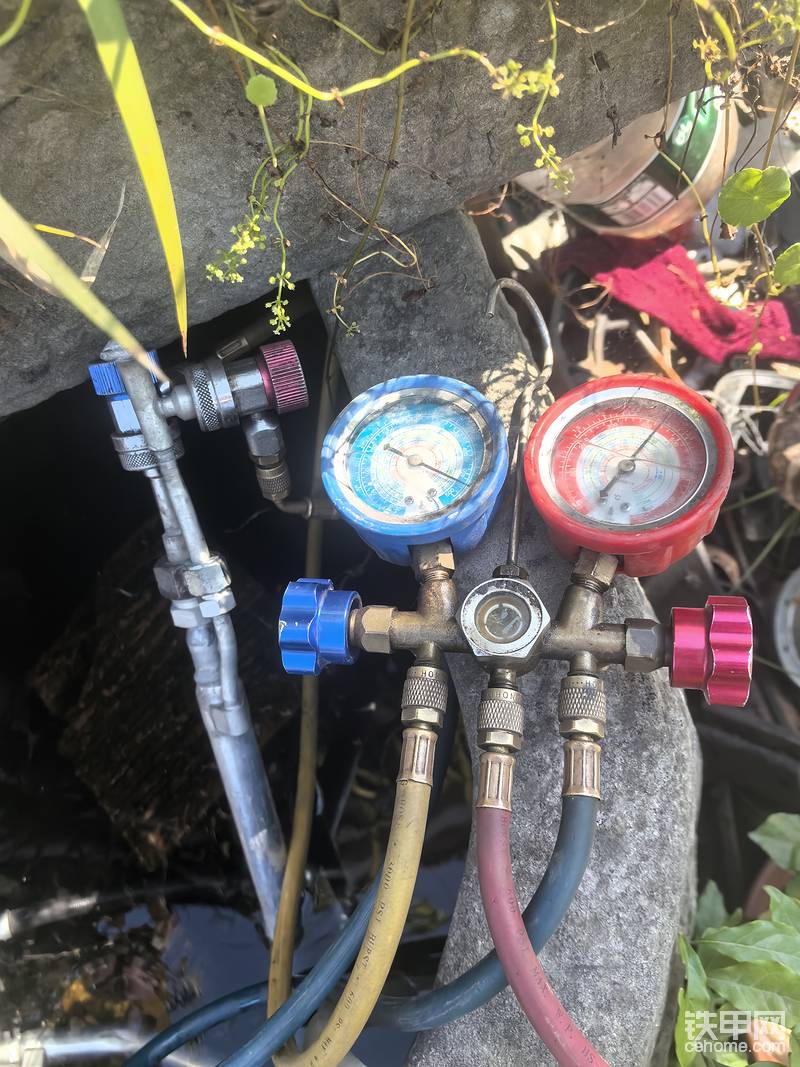 焊好的同轴管需要打气压，进行水下试看有没有漏点，我打到3兆帕，