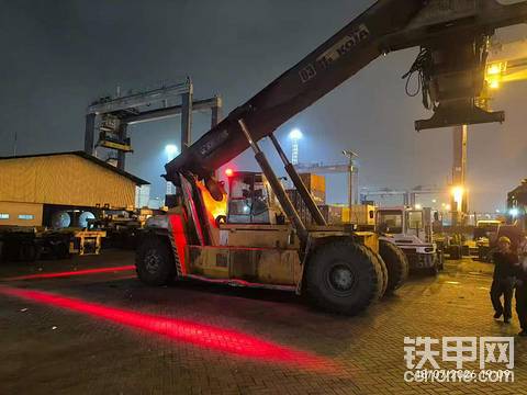 工程机械盲区预警监控一体有效解决机身盲区带来的安全隐患