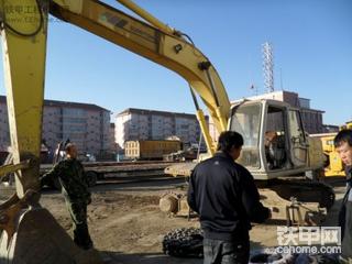 13年的住友挖掘機維修行走機構(gòu)